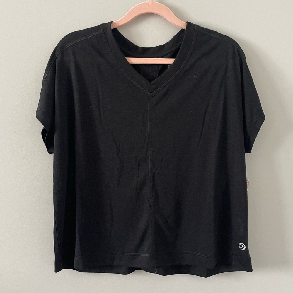 V-Neck Loose-Fit Athletic T-Shirt - Open-Back Slit - Black - NWT
